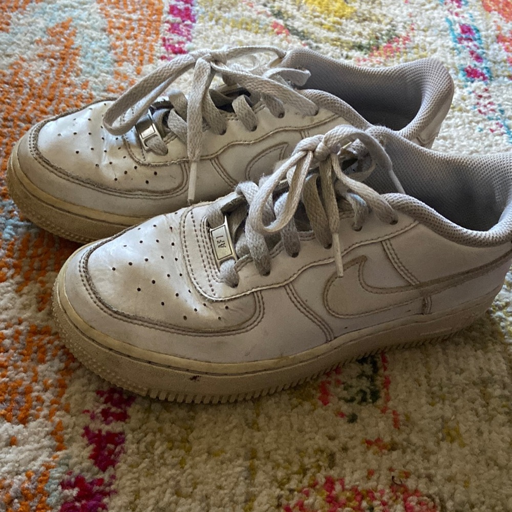 Kids size 4 used sneakers